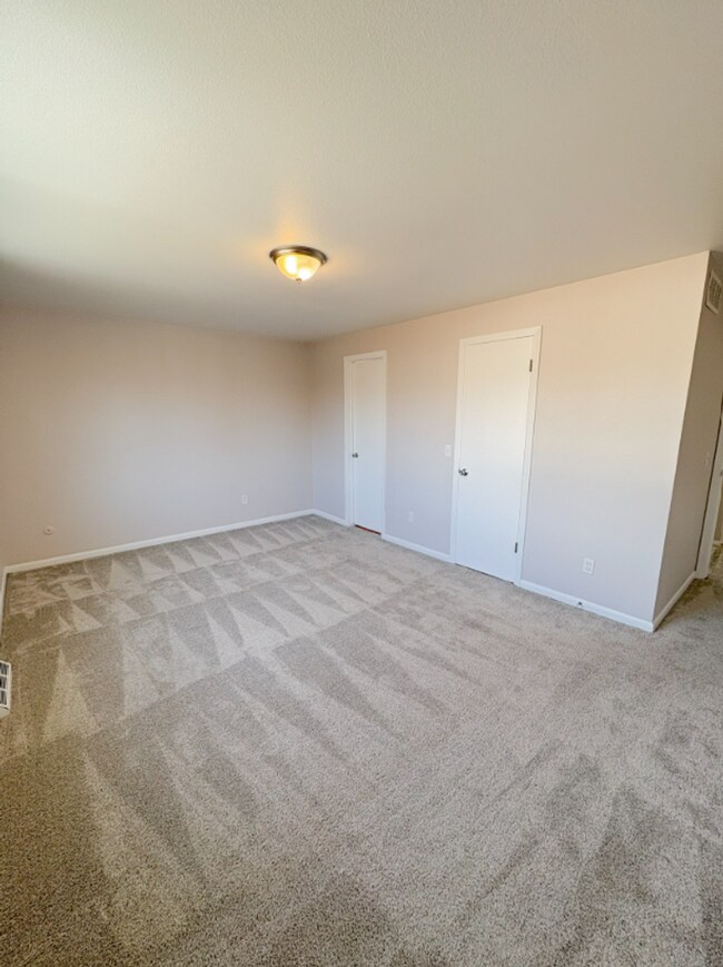 Building Photo - 245 Otis Ct