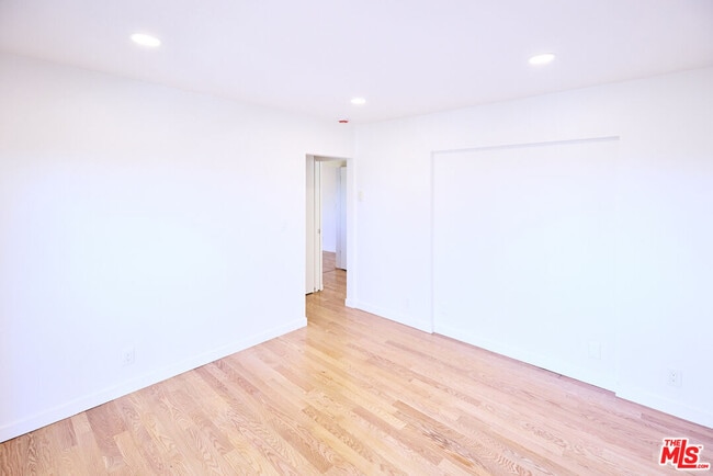 Building Photo - 302 Ashland Ave
