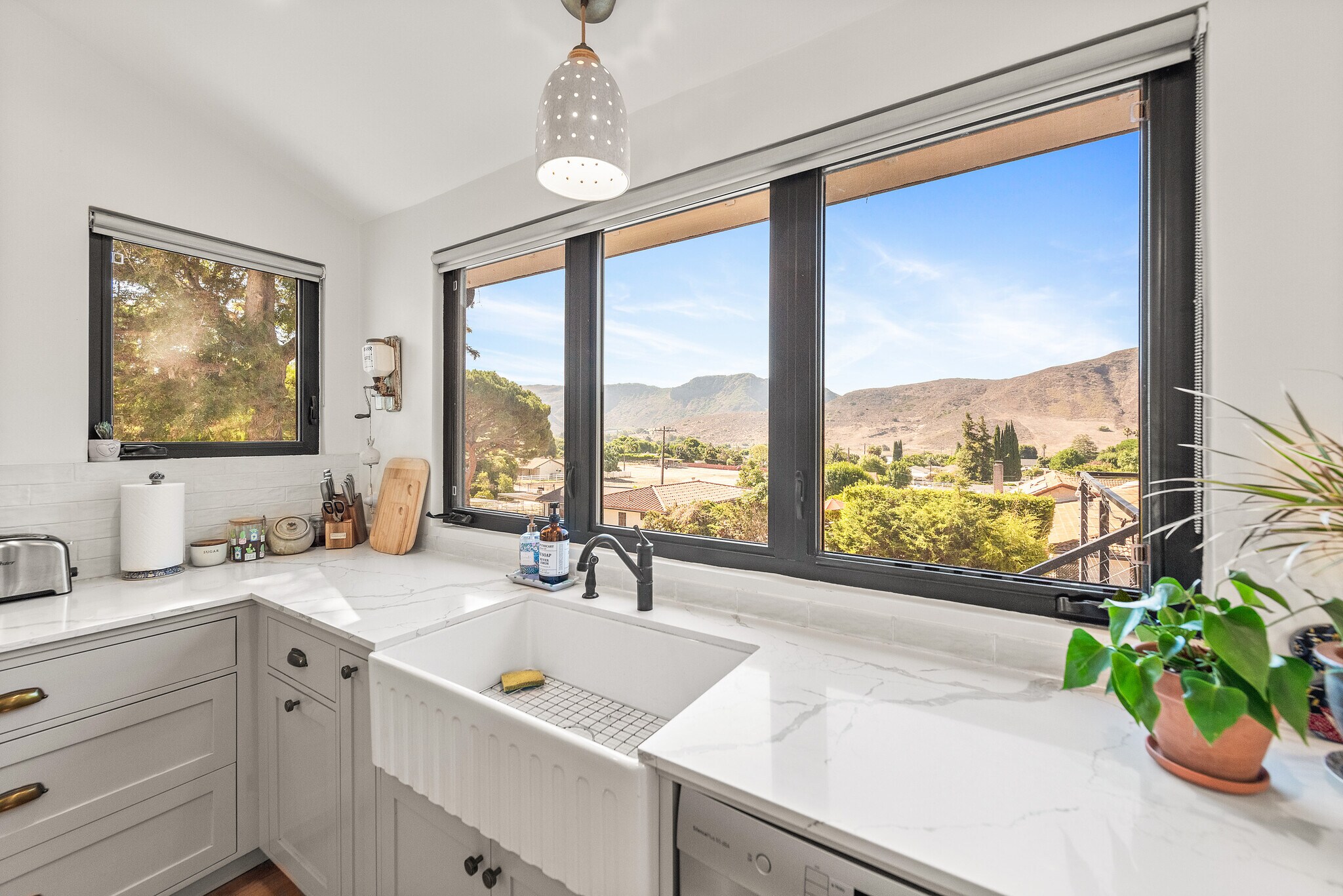 Building Photo - 2474 Barbara Dr