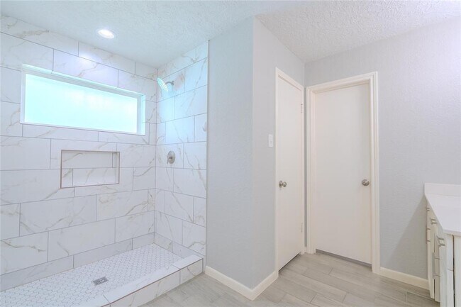 Building Photo - 19314 Enchanted Oaks Dr
