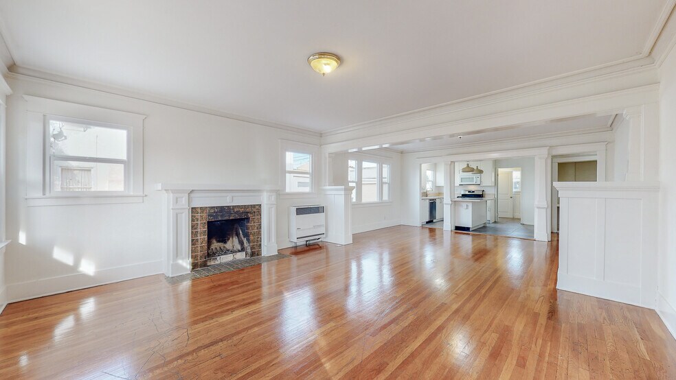 Building Photo - 1436 S Norton Ave