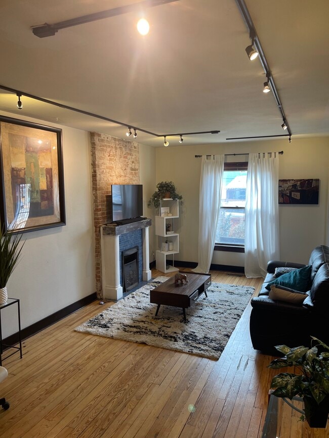 Building Photo - 308 Inca St