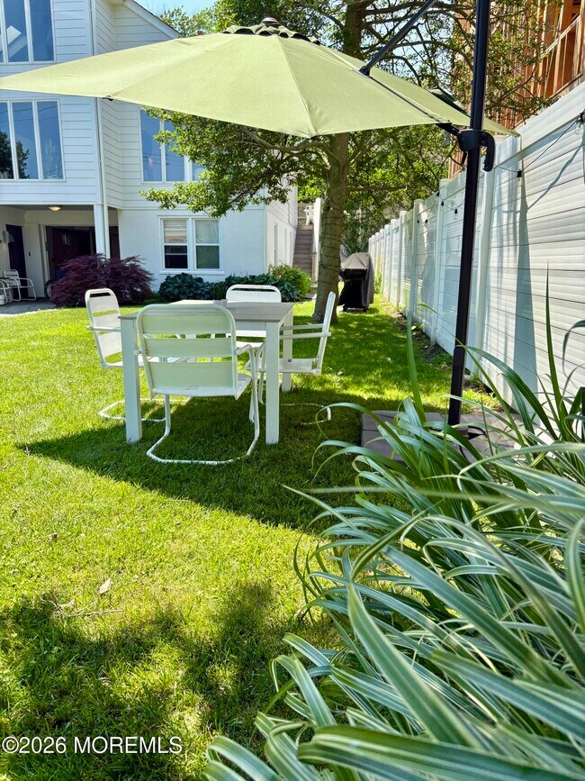 Building Photo - 121 Bridge Ave