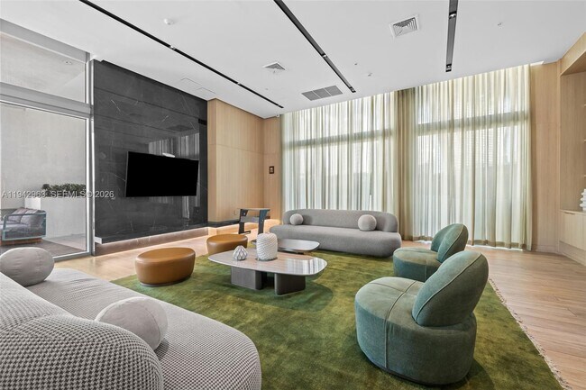 Building Photo - 90 SW 3rd St