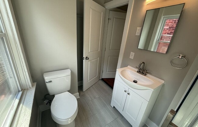 Building Photo - 2724 Jefferson Ave