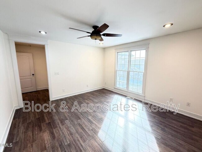 Building Photo - 121 Marilou Ln