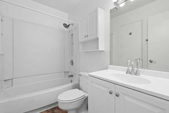 Building Photo - Condo in Chapel Hill - short term option!