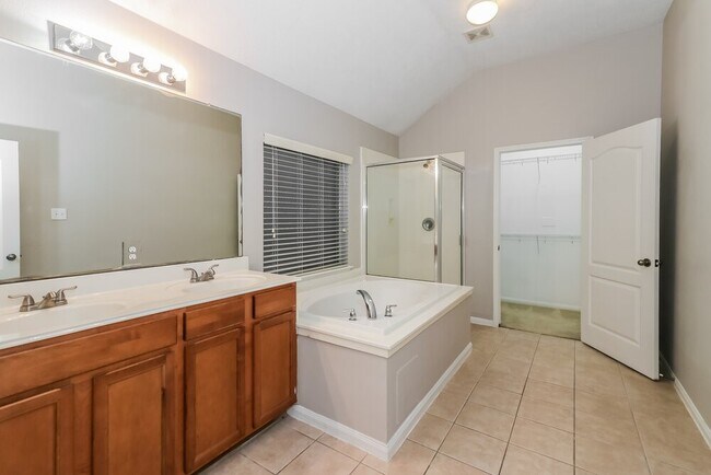 Building Photo - 3442 Rainshore Dr