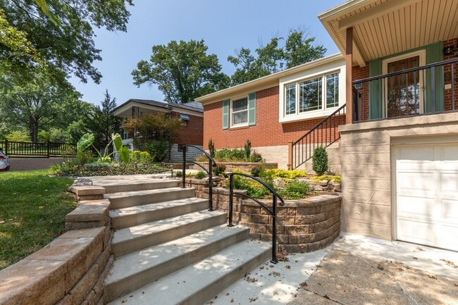 Building Photo - 2BD/2BATH Rockhill Home!