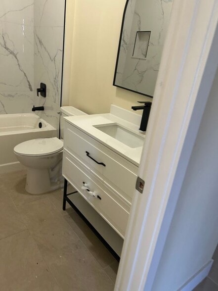 Building Photo - 768 Lindo Ln