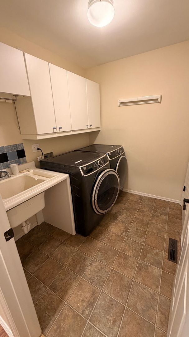 Building Photo - Beautiful Upgraded 4 Bedroom 2.75 Bath Home in Sammamish