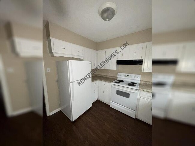 Building Photo - 1908 Kelly Dr