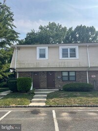 Building Photo - 615 Silver Ct