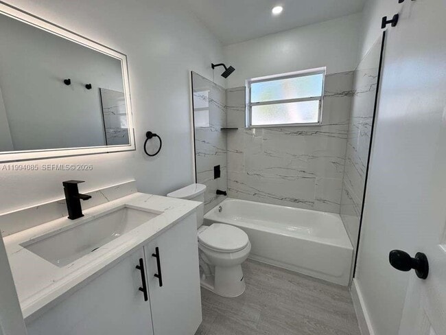 Building Photo - 1401 NW 45th St