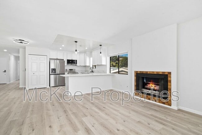 Building Photo - 307 San Elijo St