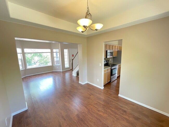 Building Photo - 4 Bedroom Home Available Near Peterson Rd & Constitution Ave!
