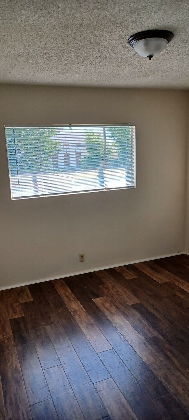 Building Photo - 1311 Lyndon St