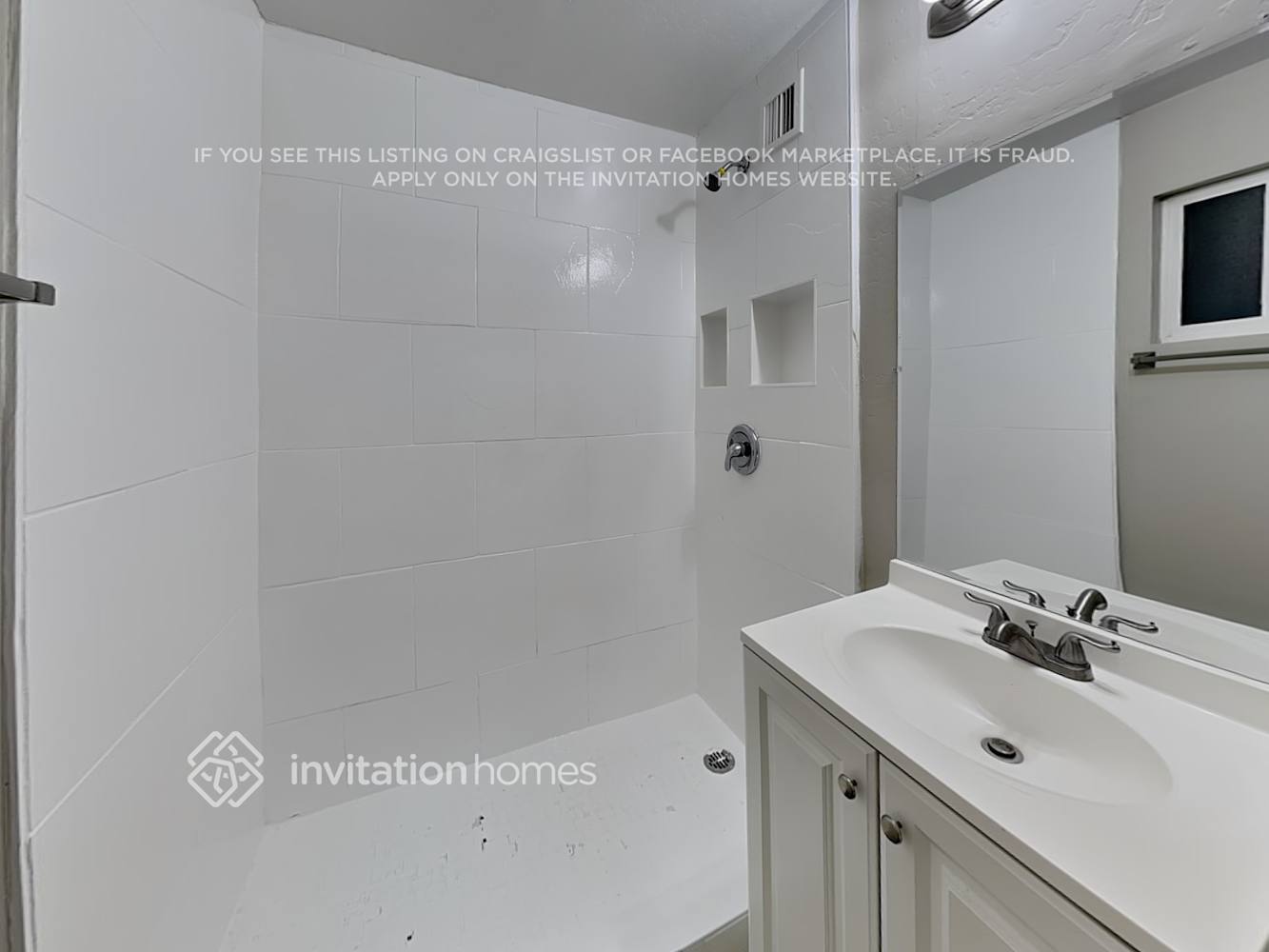 Building Photo - 141 E Millett Ave