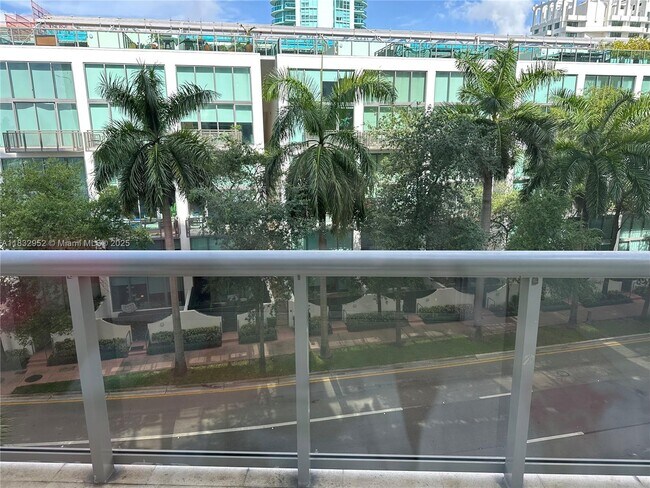 Building Photo - 6039 Collins Ave