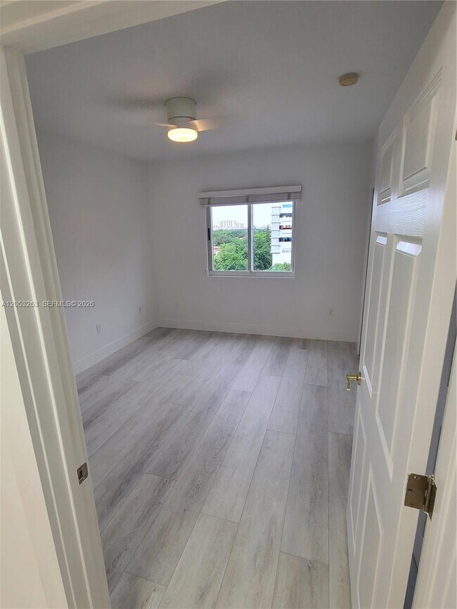 Building Photo - 3500 Coral Wy