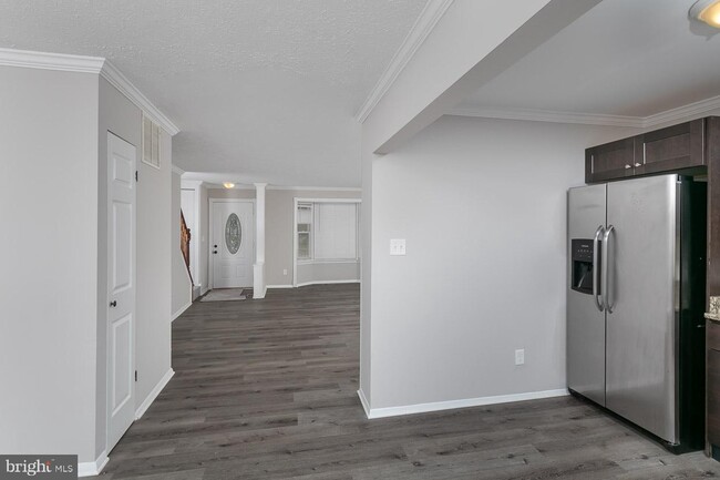 Building Photo - 31 Stone Falls Ct
