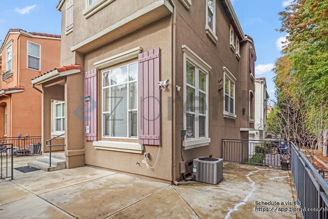 Building Photo - 2677 Corde Terra Cir