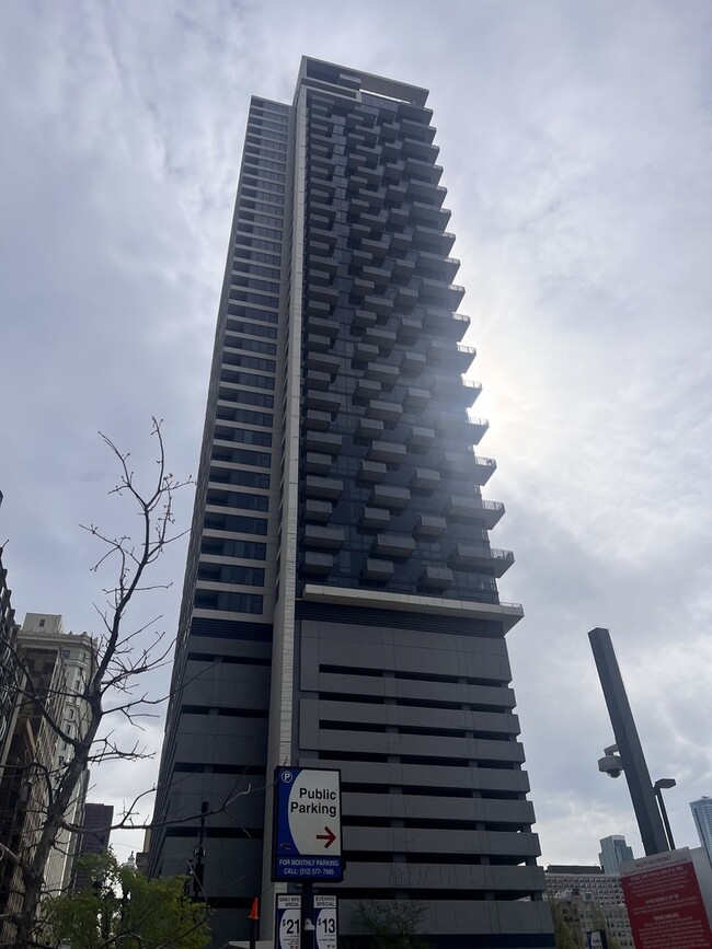 Building Photo - 235 W Van Buren St