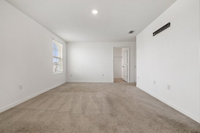 Building Photo - "Spacious 5-Bedroom Haven with Stunning Lake Views & Granite Elegance in Riverview!"