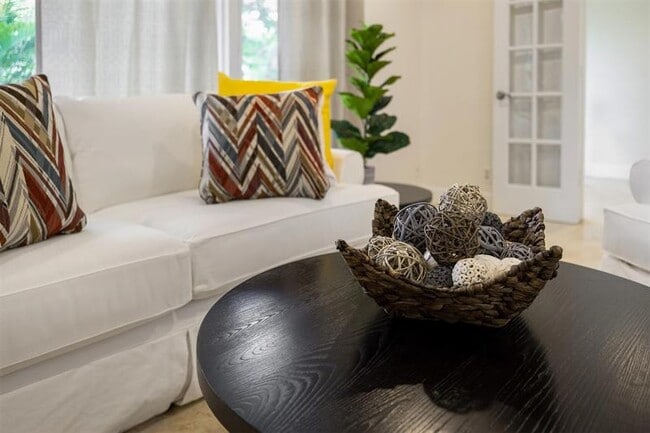 Building Photo - 13666 Exotica Ln