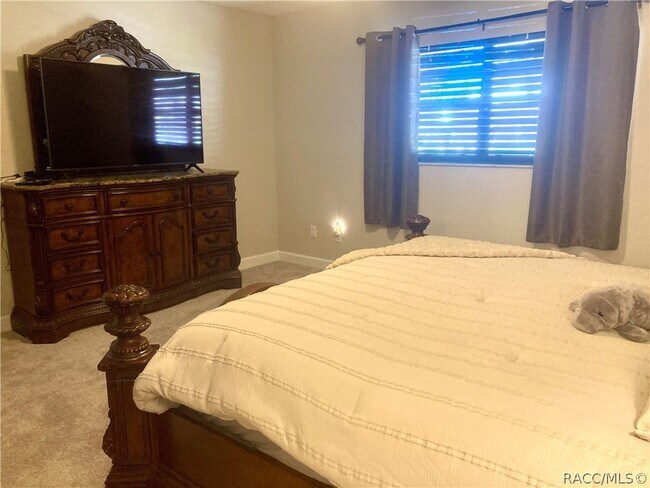 Building Photo - 11449 W Bayshore Dr