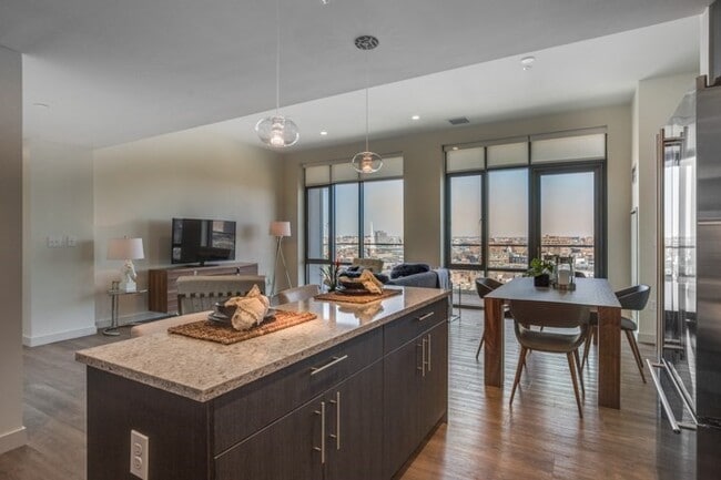 Building Photo - 1 Canal St