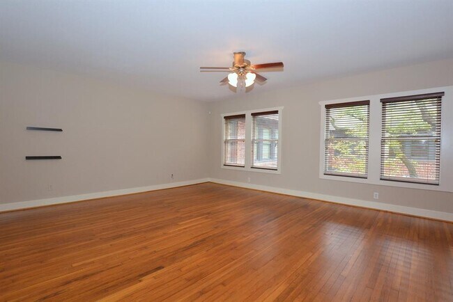 Building Photo - 3015 Chenevert St