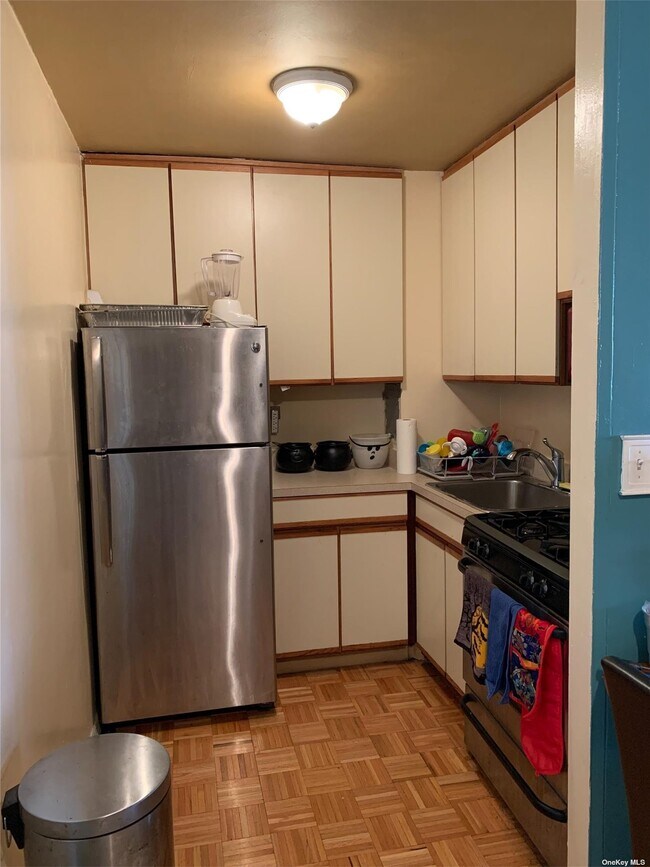 16420 Highland Ave 16420 Highland Ave Queens NY 11432 Apartment