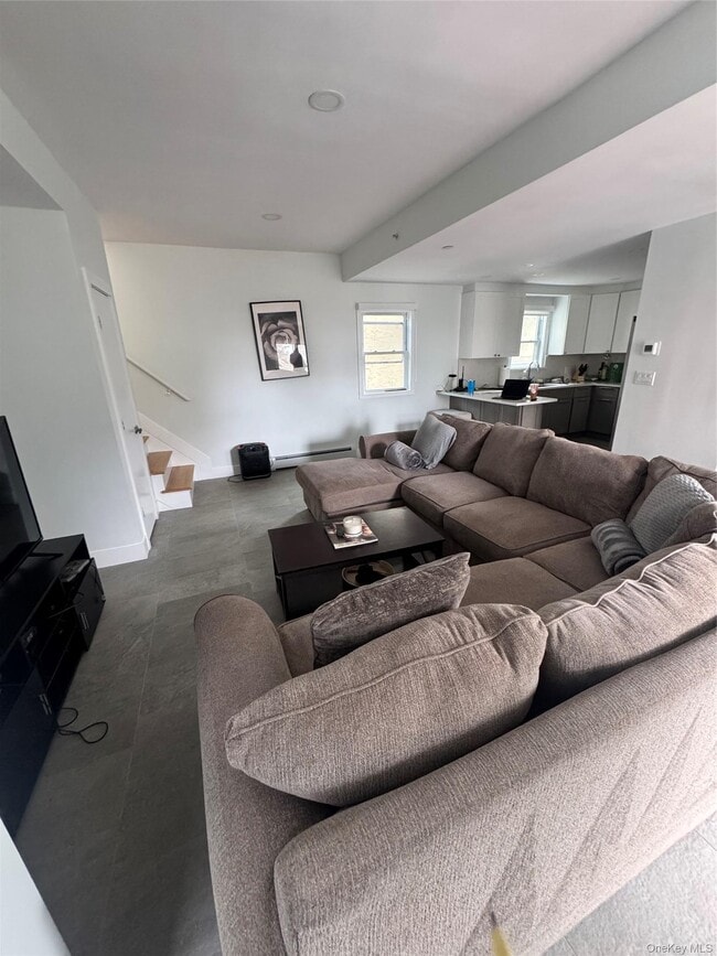 Building Photo - 16 Florida St