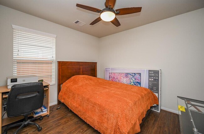 Building Photo - 15111 Longleaf Frst Dr