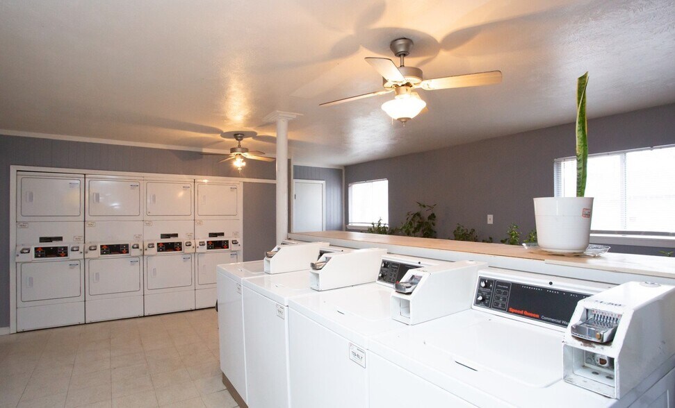 Building Photo - 1310 Bundrant Dr