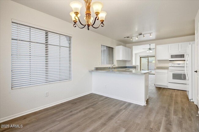 Building Photo - 13009 W Port Royale Ln