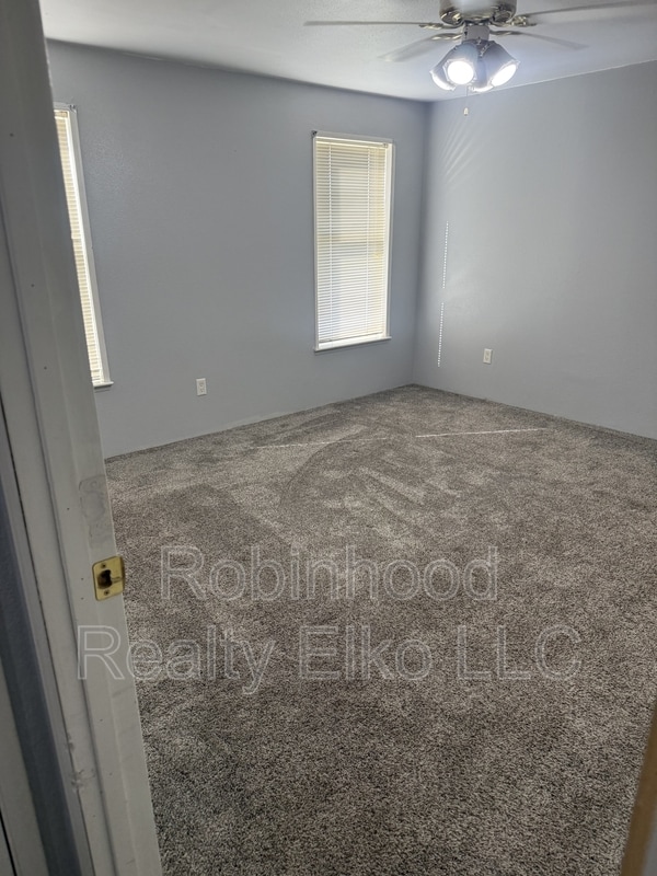 Building Photo - 300 Rustic Dr