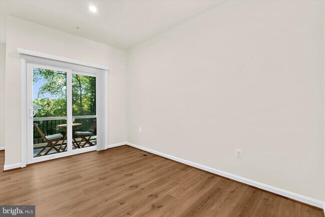 Building Photo - 1102 Thomas Trl