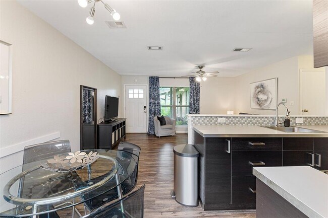 Building Photo - 2200 Lanier Dr