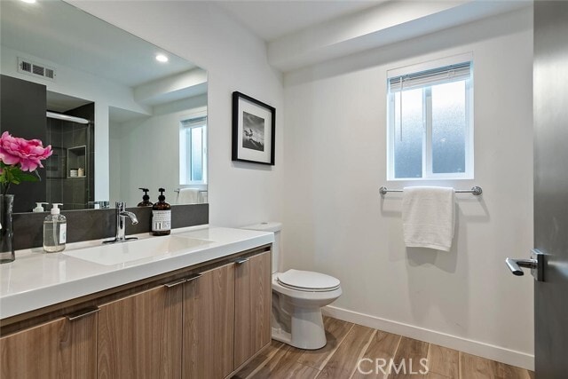 Building Photo - 13536 Vanowen St