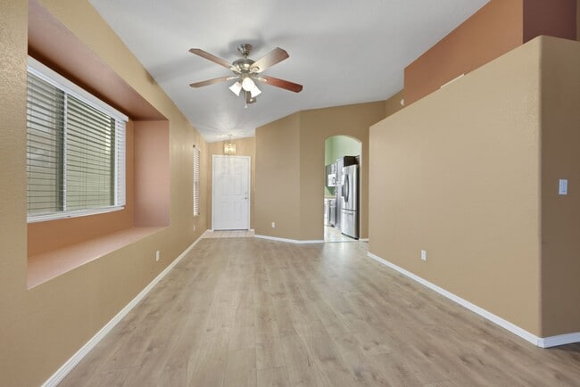 Building Photo - Single Story with a pool