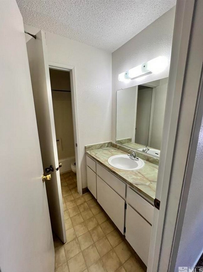 Building Photo - 1527 Steven Ct