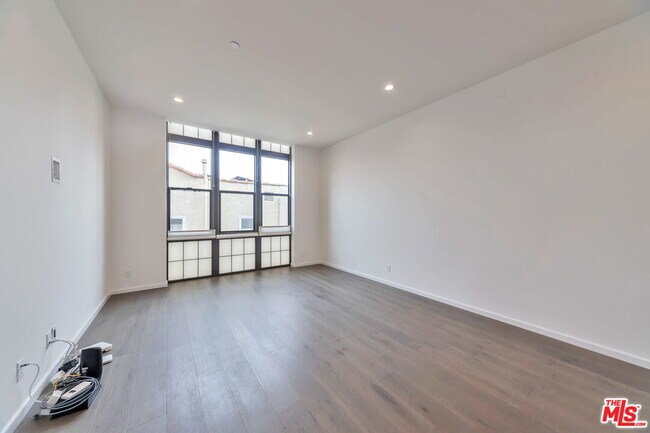 Building Photo - 1824 Redondo Blvd