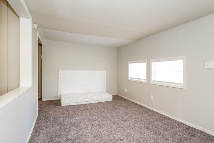 Building Photo - 1848 N Audubon Rd