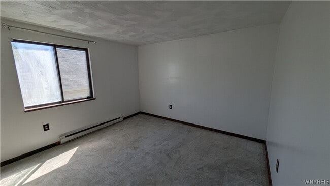 Building Photo - 51 S 86th St