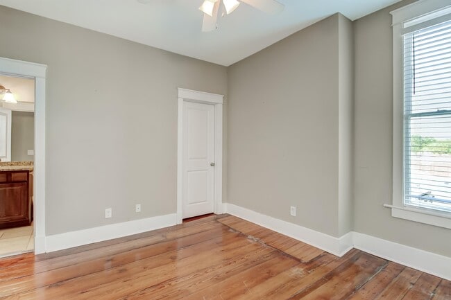 Building Photo - 109 E Oglethorpe Ave