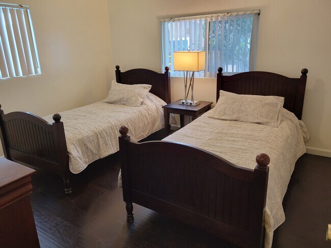 Building Photo - 7315 Wilcox Ave