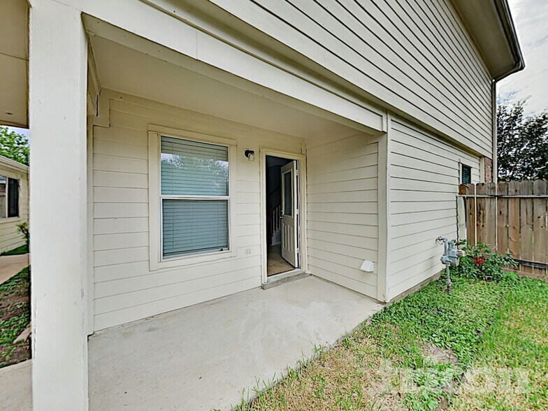 Building Photo - 6738 Catarina Cir