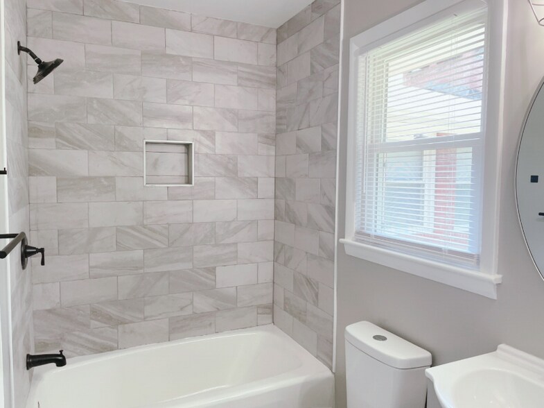 Building Photo - 4709 Cheltenham Rd